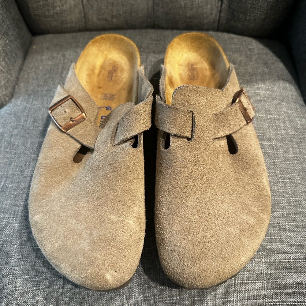 Birkenstock Boston Clog in Suede Taupe size 38